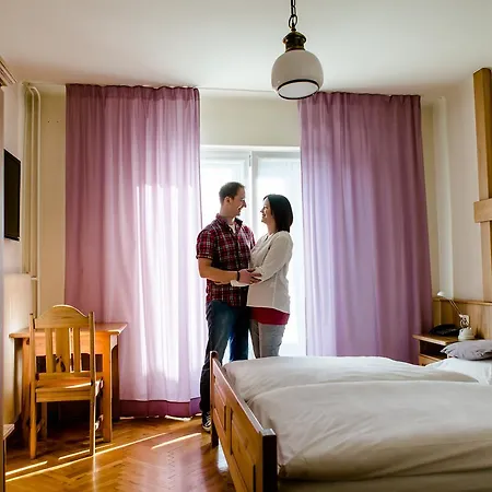 Hotel Landgasthof Steinmuehl Hofbauer Fruehstueckspension Und *